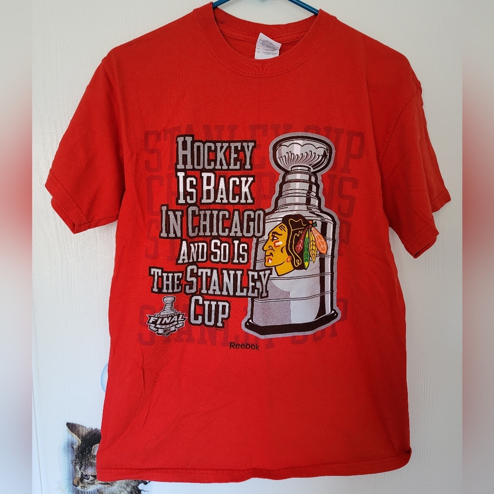 Chicago Blackhawks Shirt Adult Red Medium CHI Hockey Logo Stanley Cup